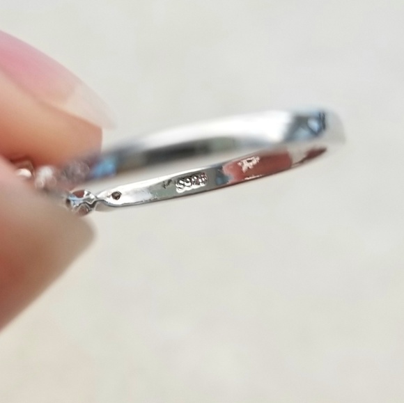 Delicate Topaz Ring - Picture 6 of 8